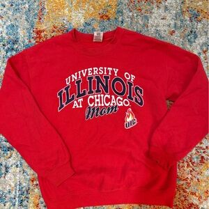 Gildan Red University of Illinois at Chicago Mom Crewneck Sweatshirt